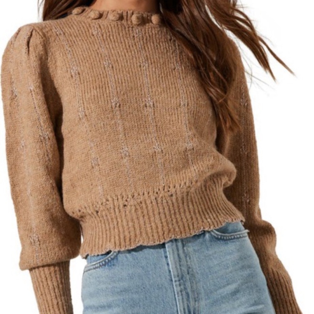 ASTR The Label Tan Beige Sweater With Metallic thread and scallop hem
